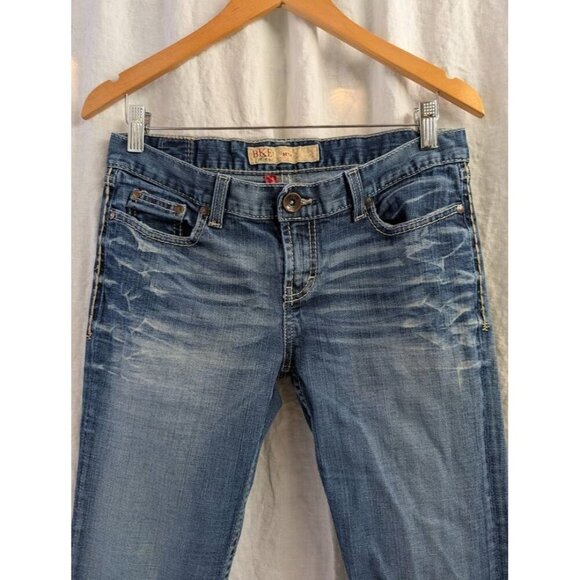 Buckle BKE Mya denim women's sz 30 x 33 boot cut low rise distressed stretch E5 - Picture 2 of 12